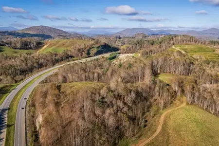 Treizeci de kilometri de autostradă: ŘSD promite că vor deschide înainte de Crăciun secțiunea de sud a M3.