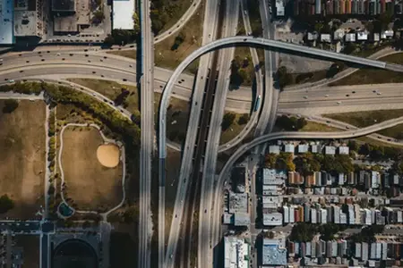 La première autoroute privée de la République tchèque, la D4, ouvrira avant Noël. Le directeur au Blesk : Combien cela a-t-il coûté en milliards ?