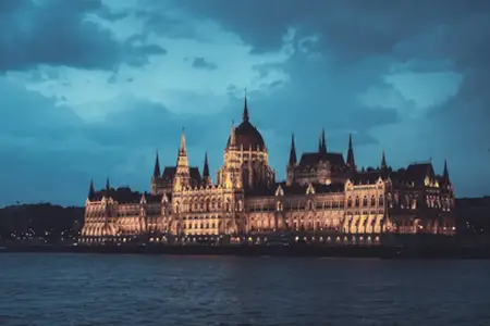 Mađarske autoceste i putovnica, koju svaki vozač može koristiti. Mađarska vinjeta za autoceste.