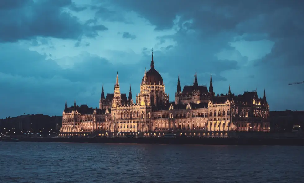 Hungary's highways and the pass that every driver can use. Hungarian e-vignette.